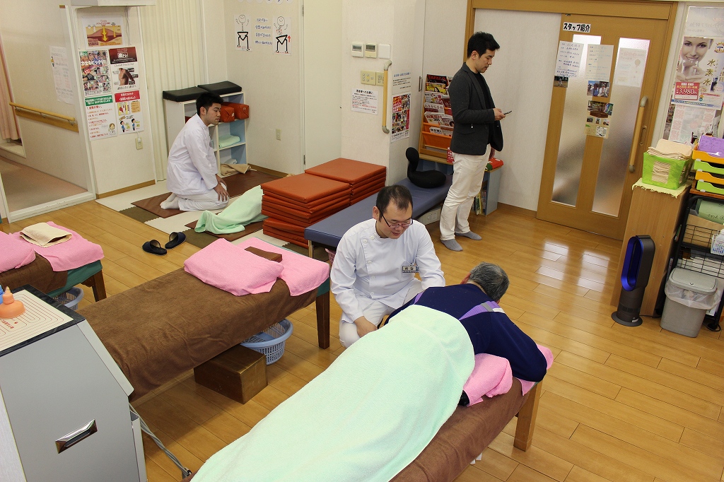 小林整骨院　北本町